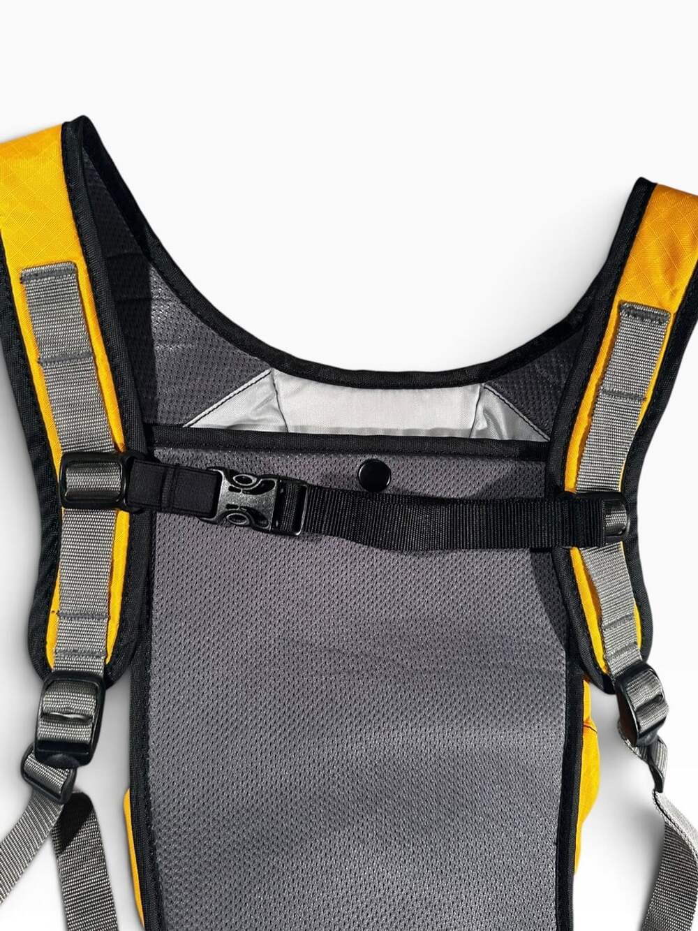 Ultimate Direction Phantom Hydration Pack Mango/Graphite - Picture 9 of 10